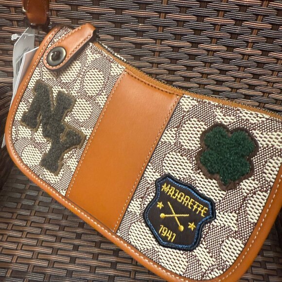 coach Swinger Bag 20 In Signature Jacquard With Varsity Patches cg169 - Picture 5 of 8